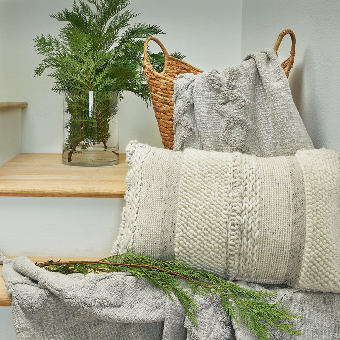 The Magic of Pillows: Why They Are the Secret Weapon of Sofa Styling