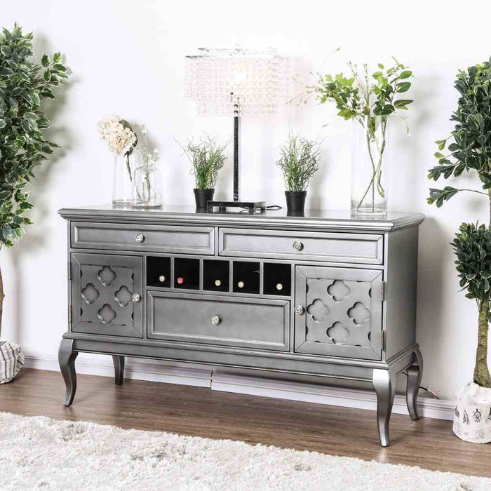 Small vs. Large Dining Servers: Choosing the Right Sidekick for Your Dining Room