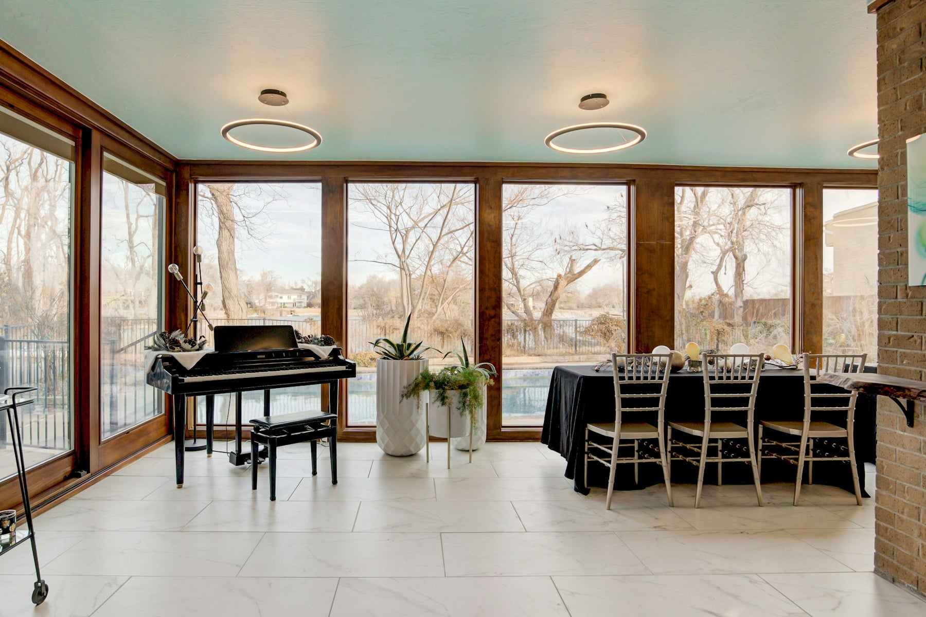 The Best Furniture for Entertaining Guests at Home