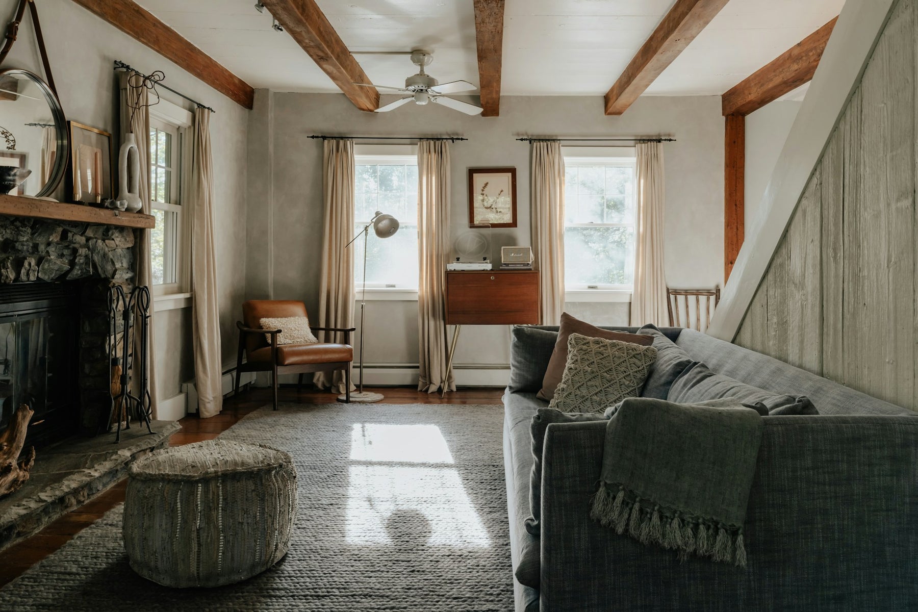 Winter Cozy: Transform Your Living Room into a Warm Winter Retreat