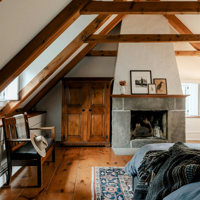 Rustic Farmhouse Touches for Modern Homes – Layering Natural Woods, Brick, and Textures for Updated Country Charm