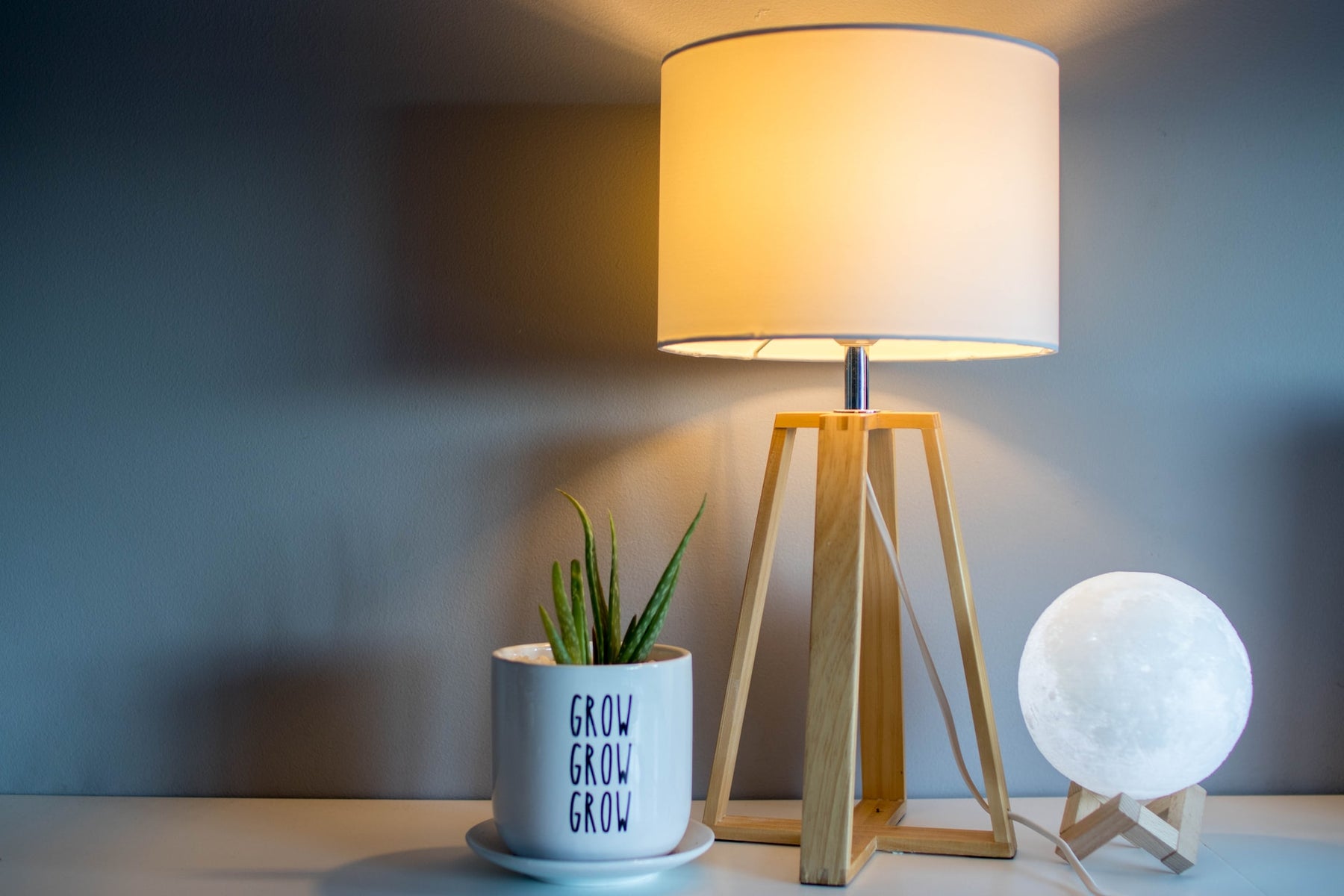 10 Undeniable Benefits That Table Lamps Can Offer