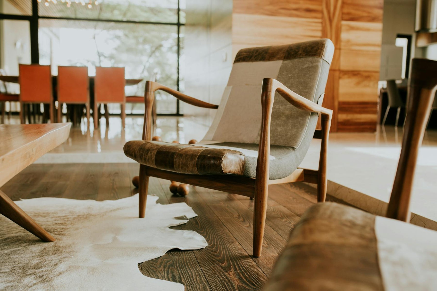 Furniture Materials Explained: Wood vs Metal vs Upholstery—What Actually Lasts Longest?