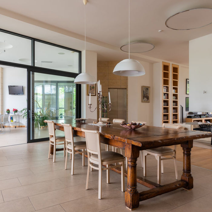 The Discerning Homeowner’s Guide to Assessing High-Quality Dining Table Construction
