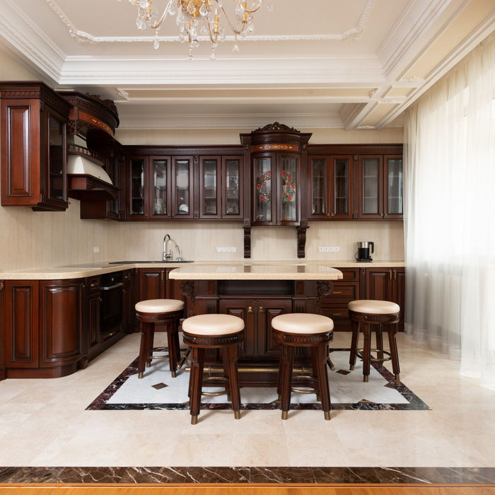 The Deep-Diver's Guide to Fine Wood Finishes: Choosing Between Oak, Walnut, and Hardwood Veneers
