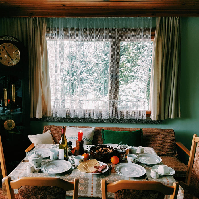 Dining Room Decisions: Full Dining Room Sets vs. A La Carte Tables & Chairs