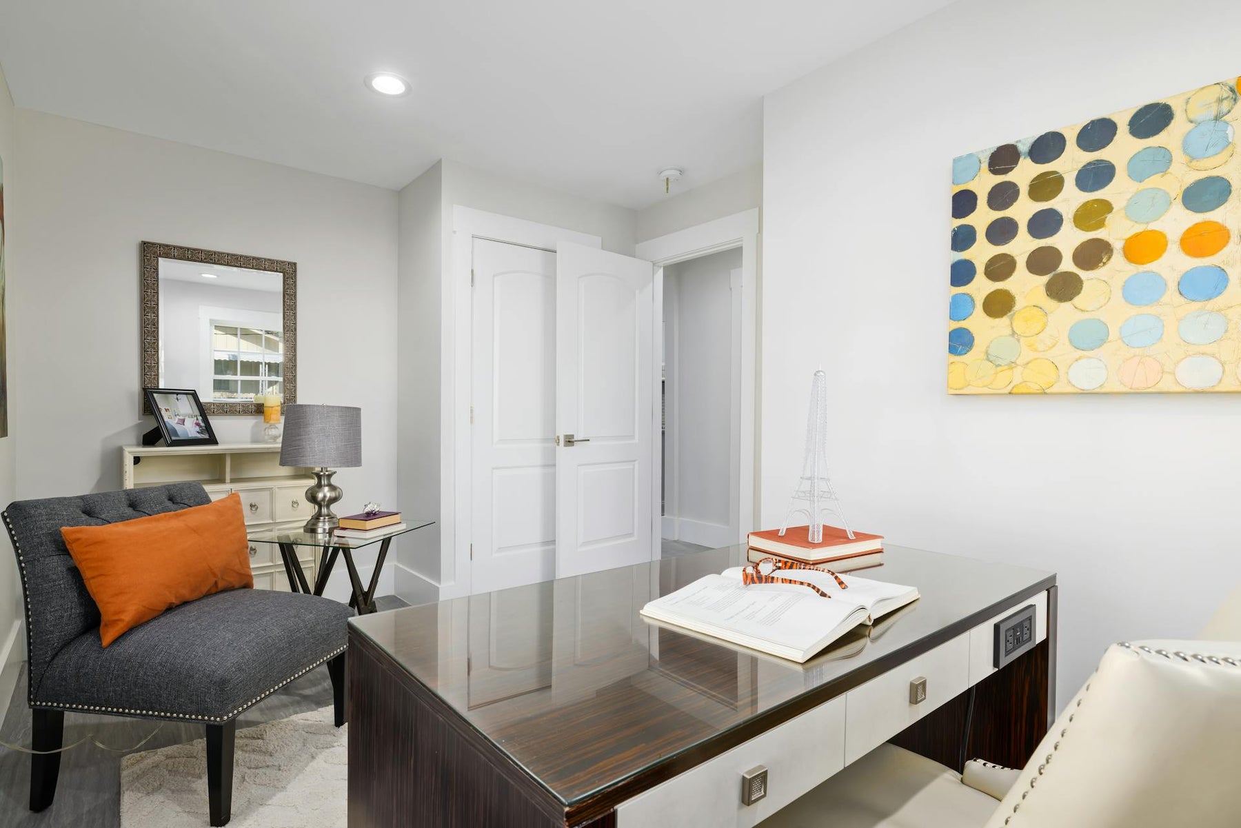 How to Design a Dedicated Home Office That Inspires Daily Focus and Comfort