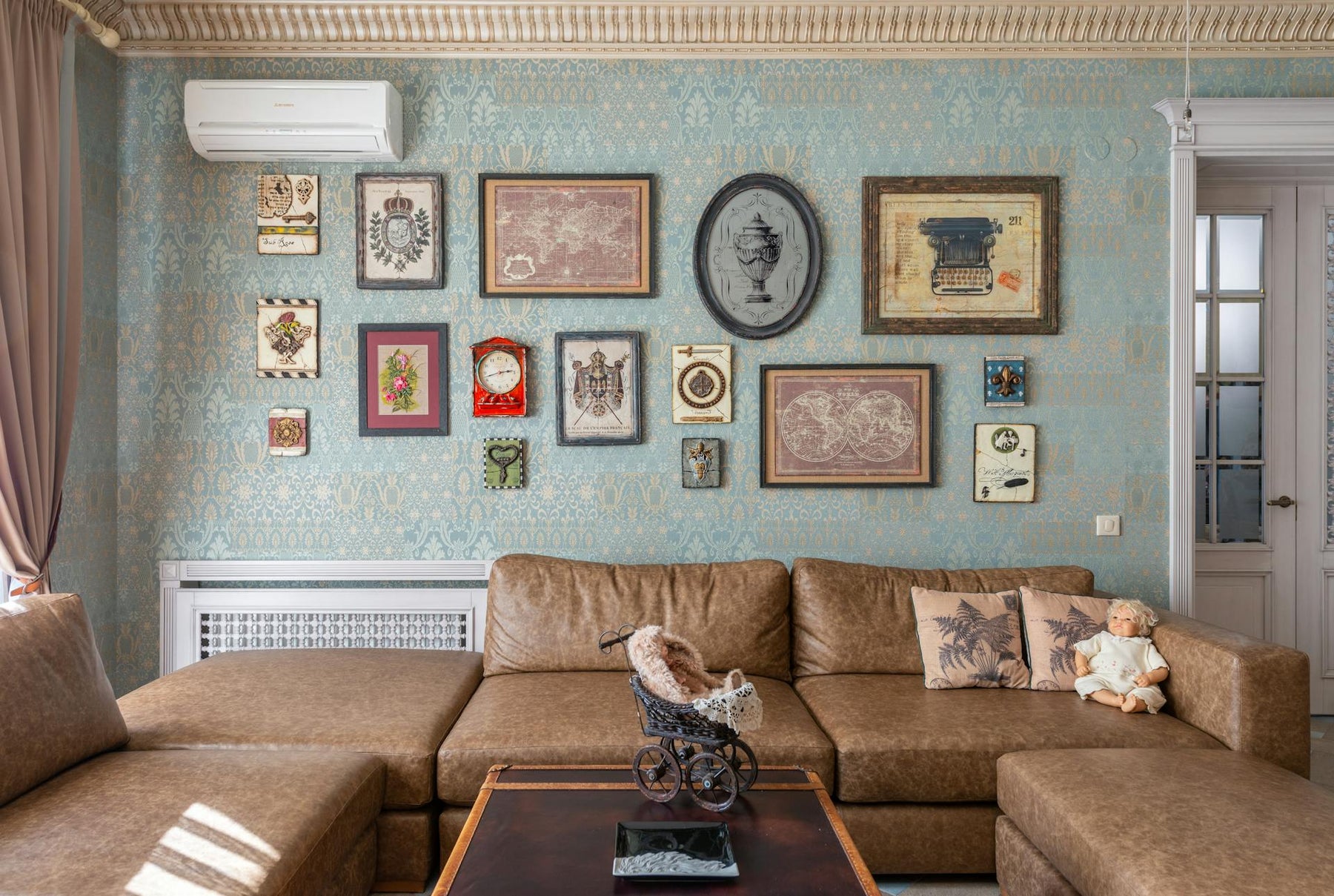Styling a Gallery Wall Above Your Sofa: Tips & Layout Ideas