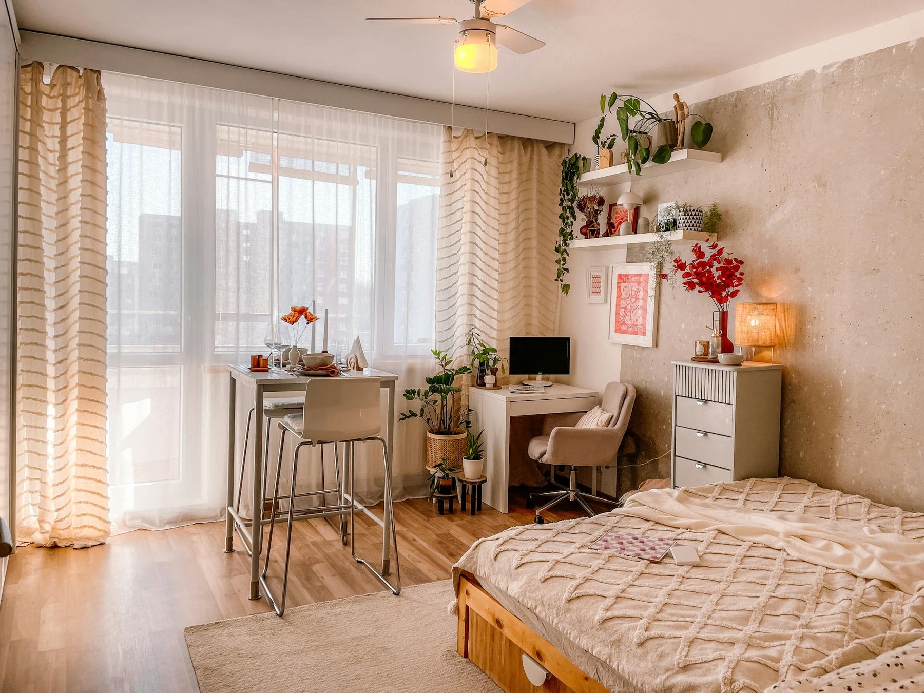 What Is the Best Furniture for Small Apartments? Space-Saving Ideas That Actually Work