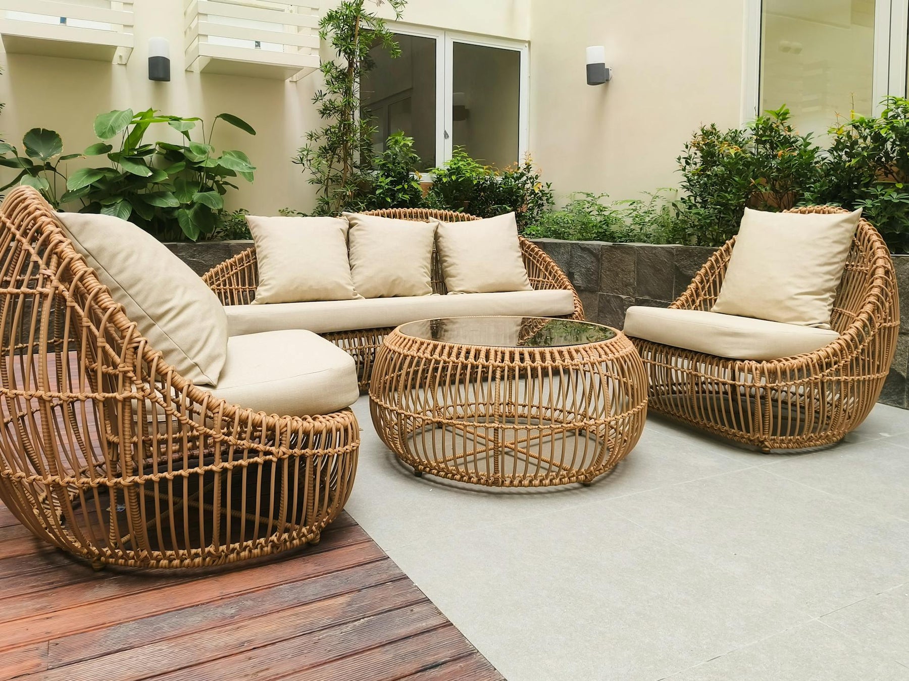 Bakersfield Homeowners’ Guide to Choosing the Best Furniture for Hot Climates