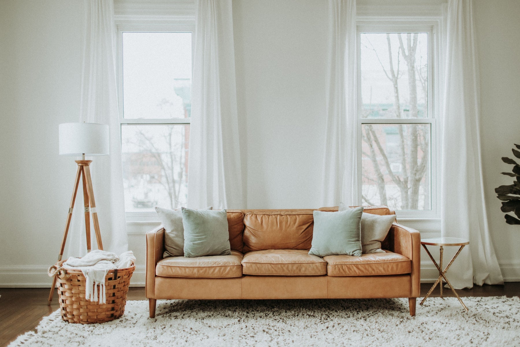 Fabric, Leather, or Microfiber? Choosing the Right Upholstery for Kids and Pets