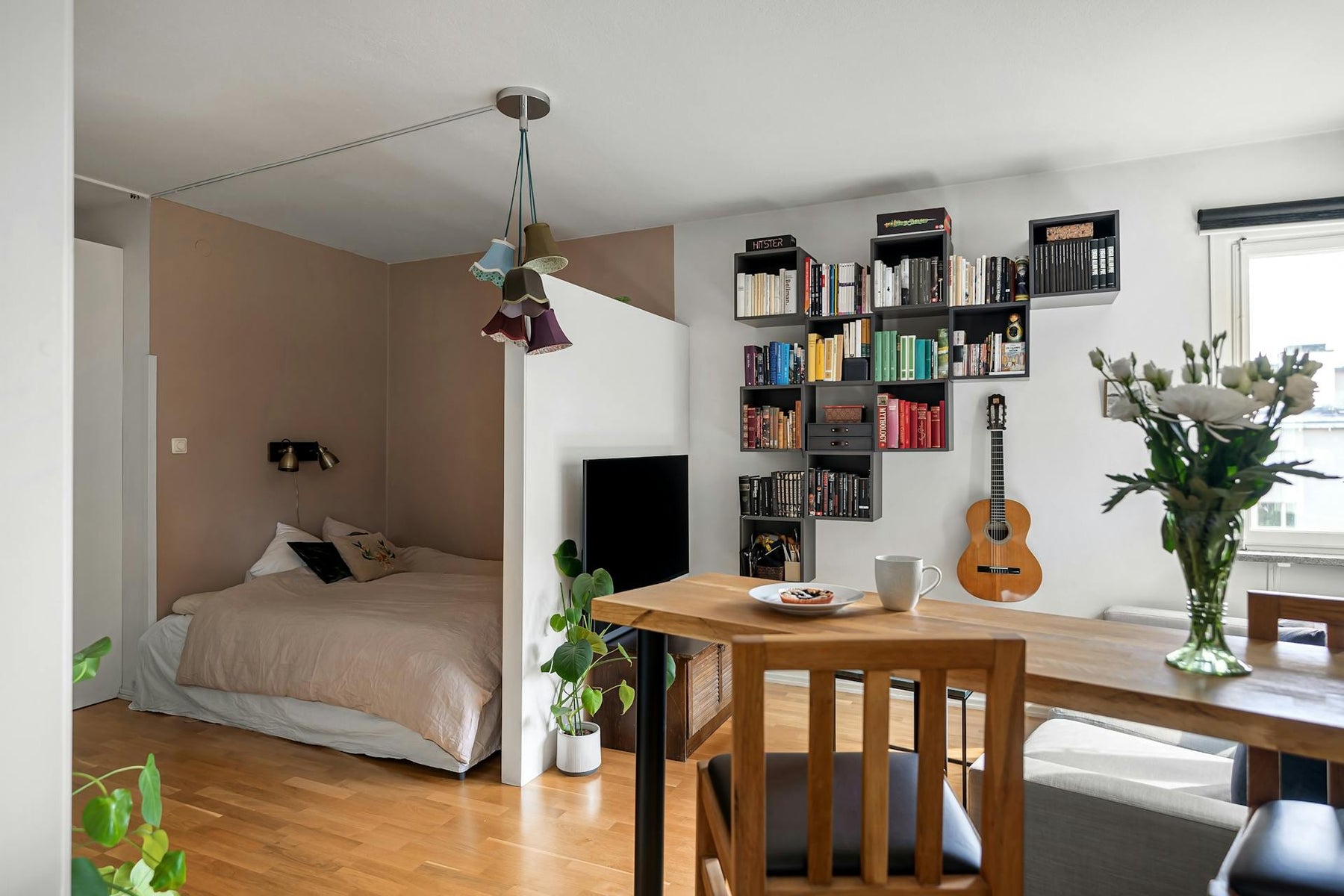 Maximizing Small Spaces: Multi‑Functional Pieces for Studio Apartments