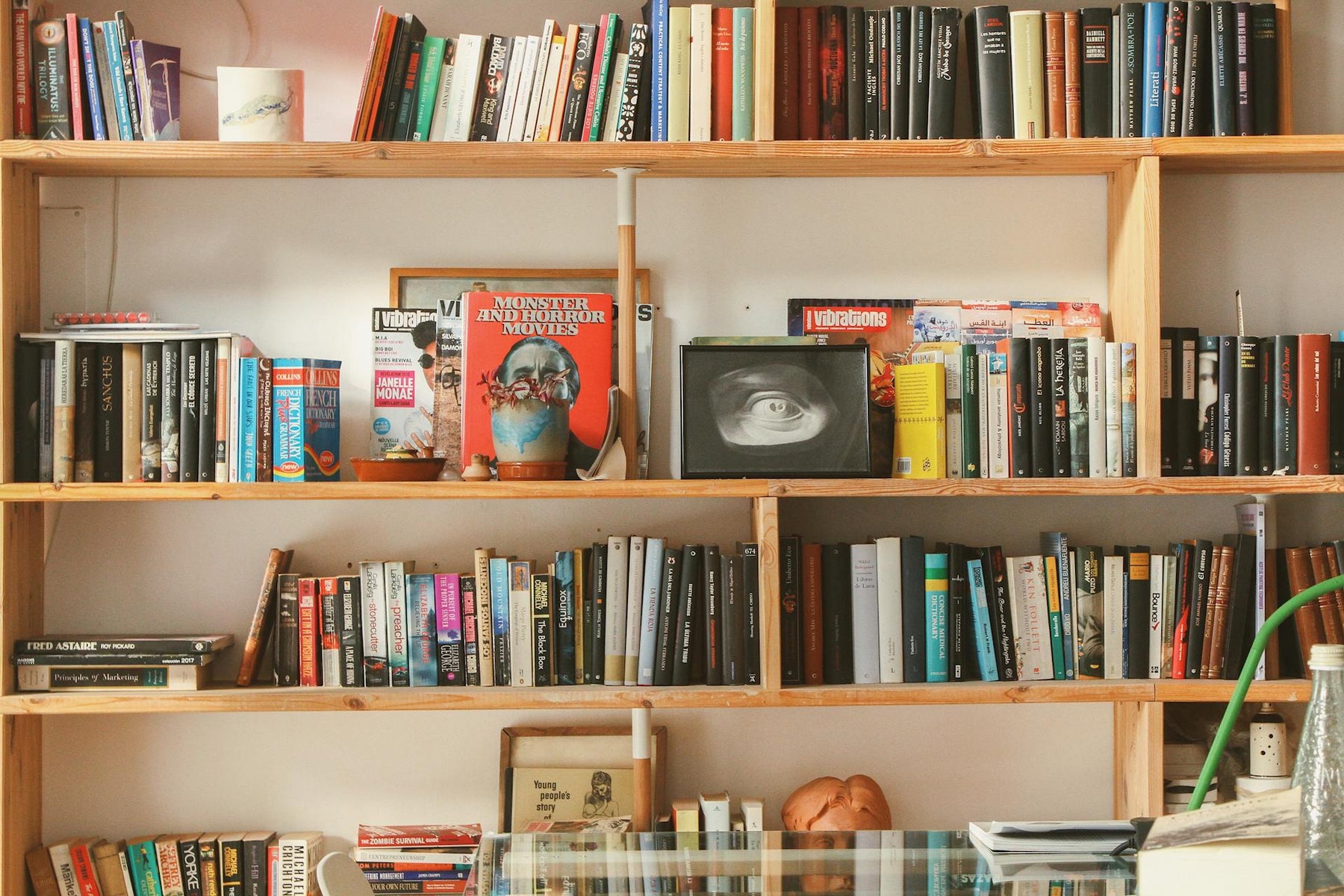 How to Style a Bookshelf: Tips for Functionality and Aesthetics
