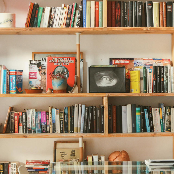 How to Style a Bookshelf: Tips for Functionality and Aesthetics