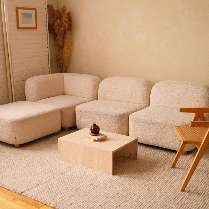 The Art of Mixing Furniture Styles: How to Blend Traditional and Modern Pieces