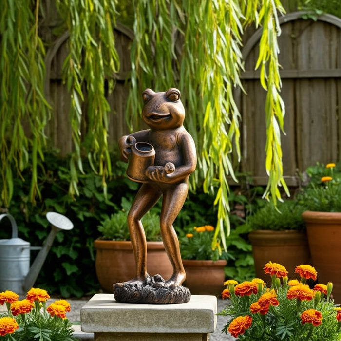 10-frog-with-watering-can-bronze-11