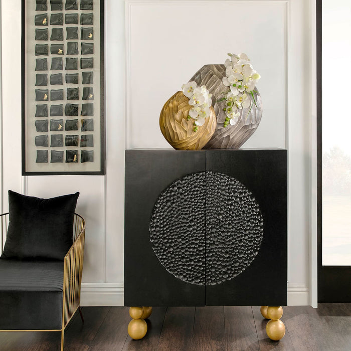 10-h-face-vase-black-5