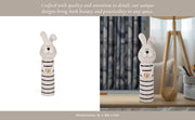 10-lines-bunny-with-gold-heart-white-black-12