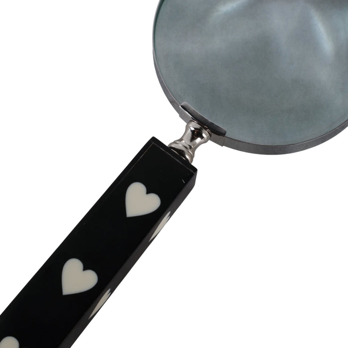 10x4-hearts-handle-magnifying-glass-black-white-5