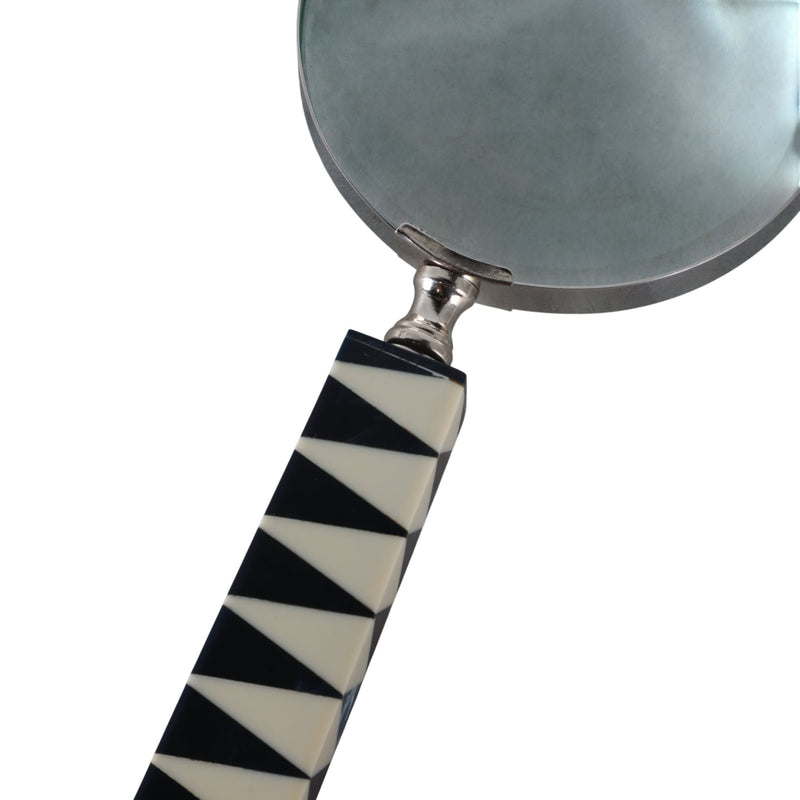 10x4-sharp-lines-magnifying-glass-blue-white-5