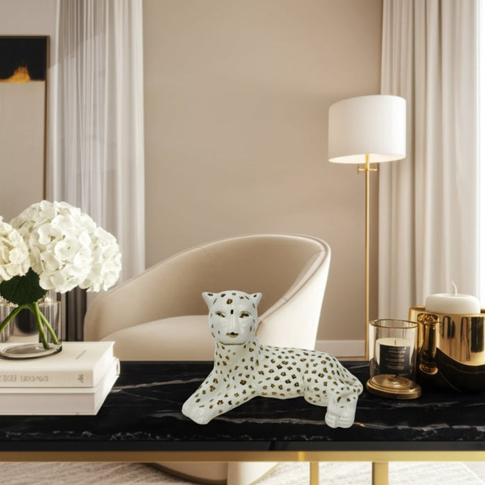 10x6-leopard-lying-down-white-gold-11