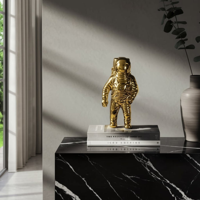 11-astronaut-statuette-gold-10