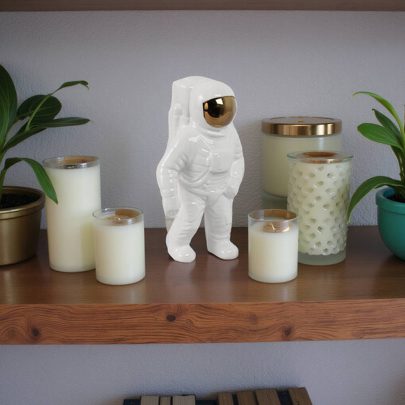 11-astronaut-statuette-white-gold-11