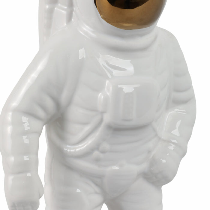 11-astronaut-statuette-white-gold-6