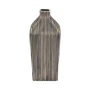 11-lines-square-vase-black-white-1