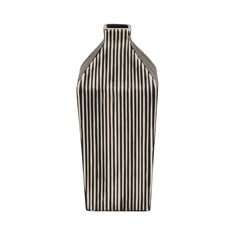 11-lines-square-vase-black-white-1