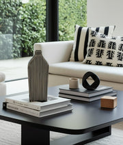 11-lines-square-vase-black-white-14