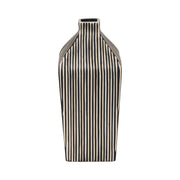 11-lines-square-vase-black-white-4
