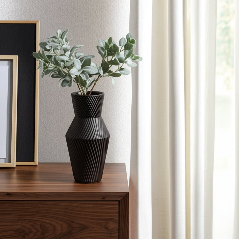 11-modern-totem-vase-black-10