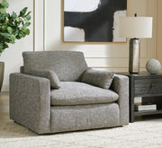 dramatic-oversized-chair-2