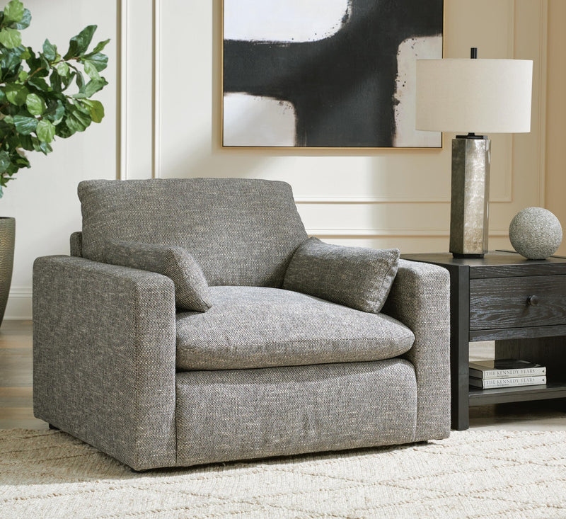 dramatic-oversized-chair-2