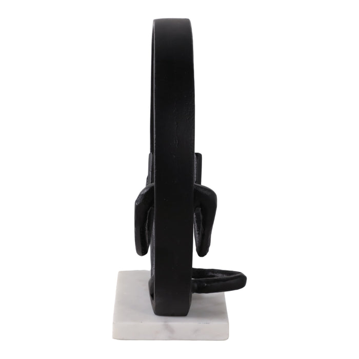 11x10-avid-reader-on-marble-base-black-white-3