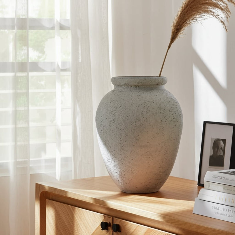 12x9-terracotta-vase-white-9