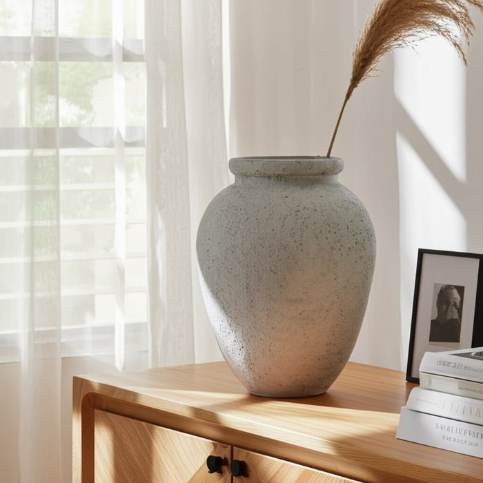 12x9-terracotta-vase-white-9