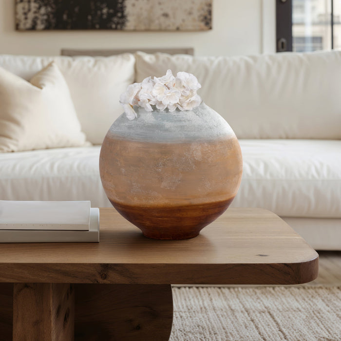 13-gold-ombre-round-vase-white-gold-11