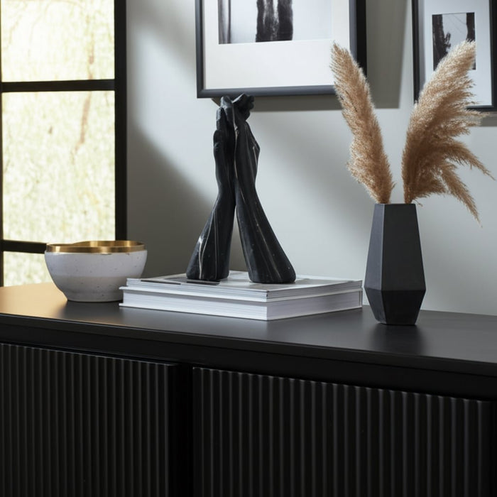 13-marbled-hands-sculpture-black-white-11