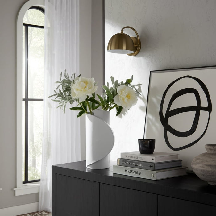 14x7-wrap-around-vase-white-11