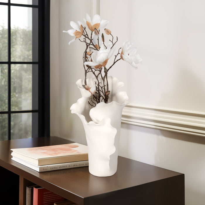 15x11-handmade-flutter-vase-white-11