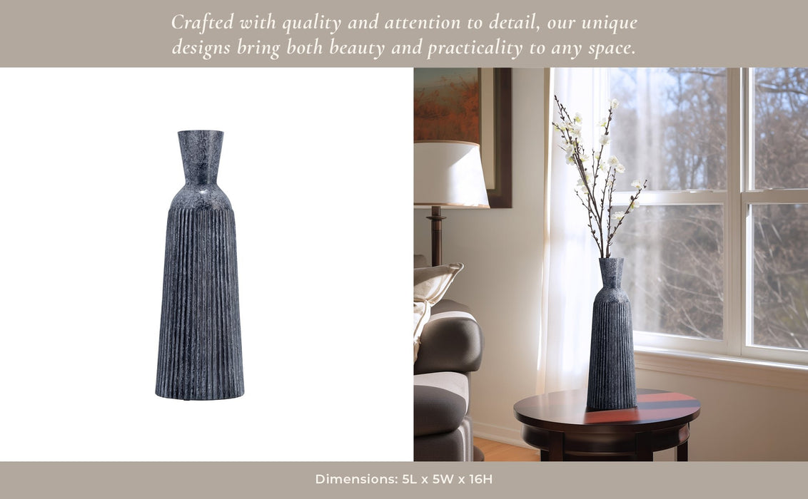 16-grooved-glass-vase-blue-11