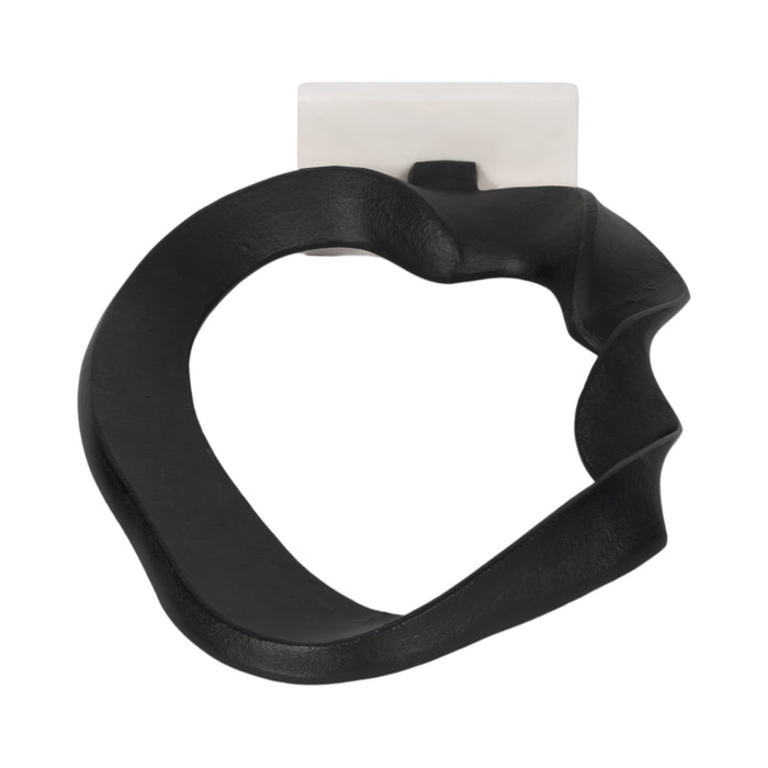 16-twisted-sculpture-on-marble-base-black-white-5