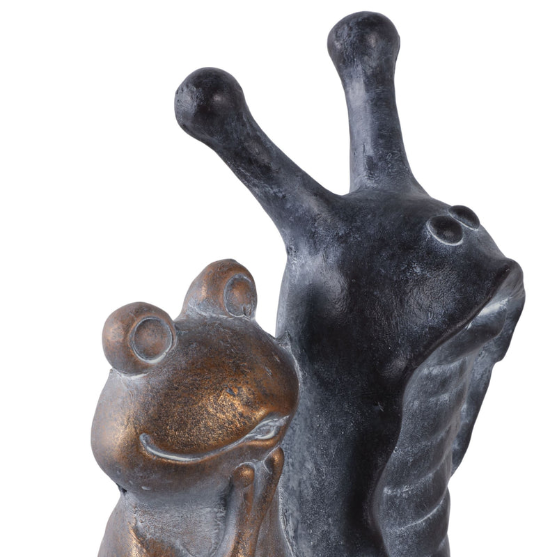 19x15-gold-frog-on-snail-grey-5