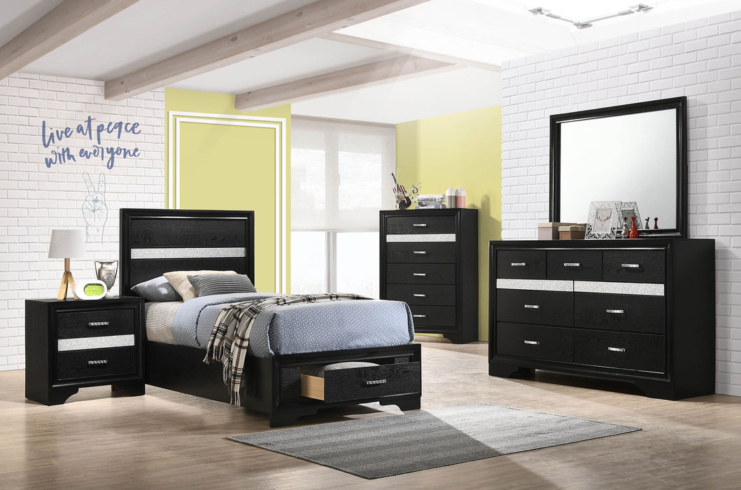 Miranda California King. E.King, & Queen 2-drawer Storage Bed Black & White