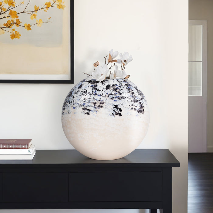 21-round-metal-vase-arctic-finish-white-blue-11