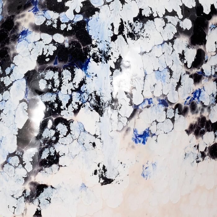 21-round-metal-vase-arctic-finish-white-blue-5