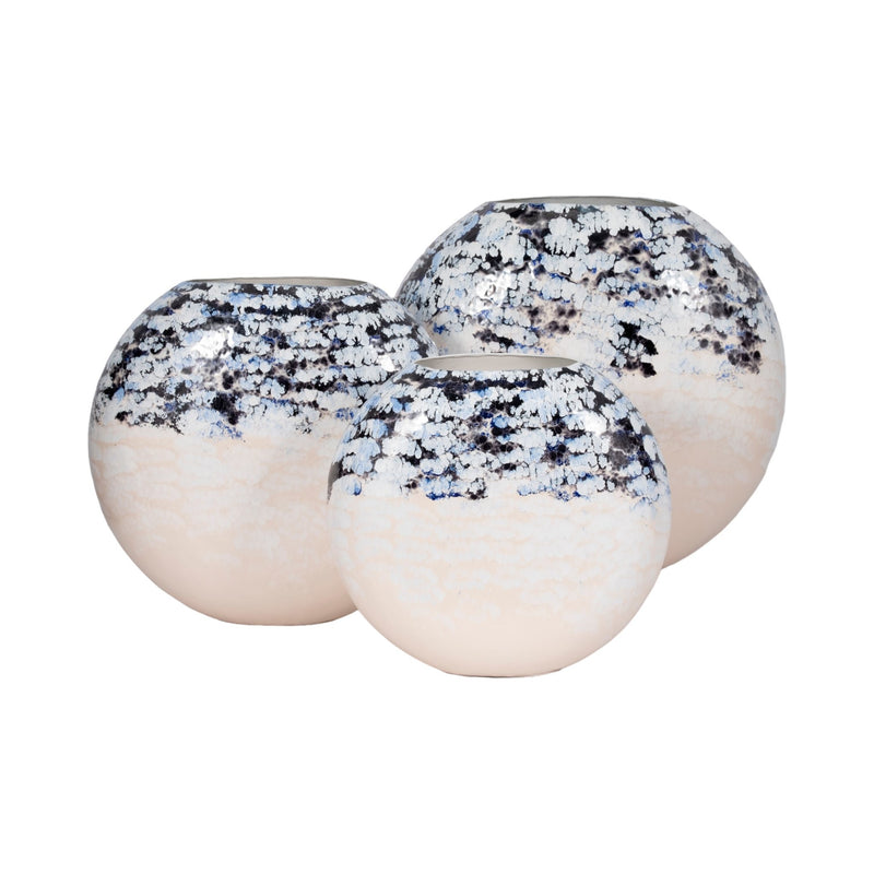 21-round-metal-vase-arctic-finish-white-blue-8