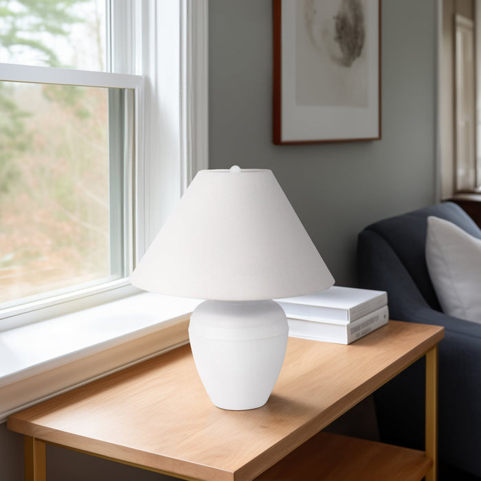 21-textured-table-lamp-tapered-shade-white-7